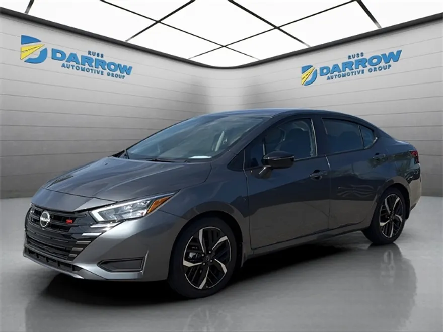 2025 Nissan Versa 1.6 SR photo 1