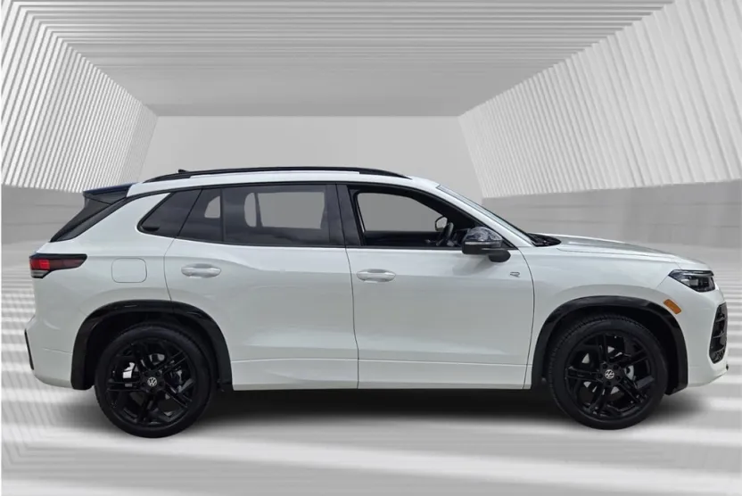 2025 Volkswagen Tiguan SE R-Line Black photo 1