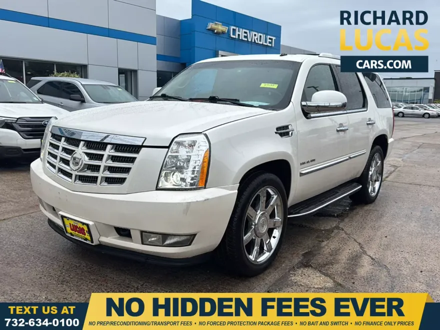 2011 Cadillac Escalade Luxury photo 1