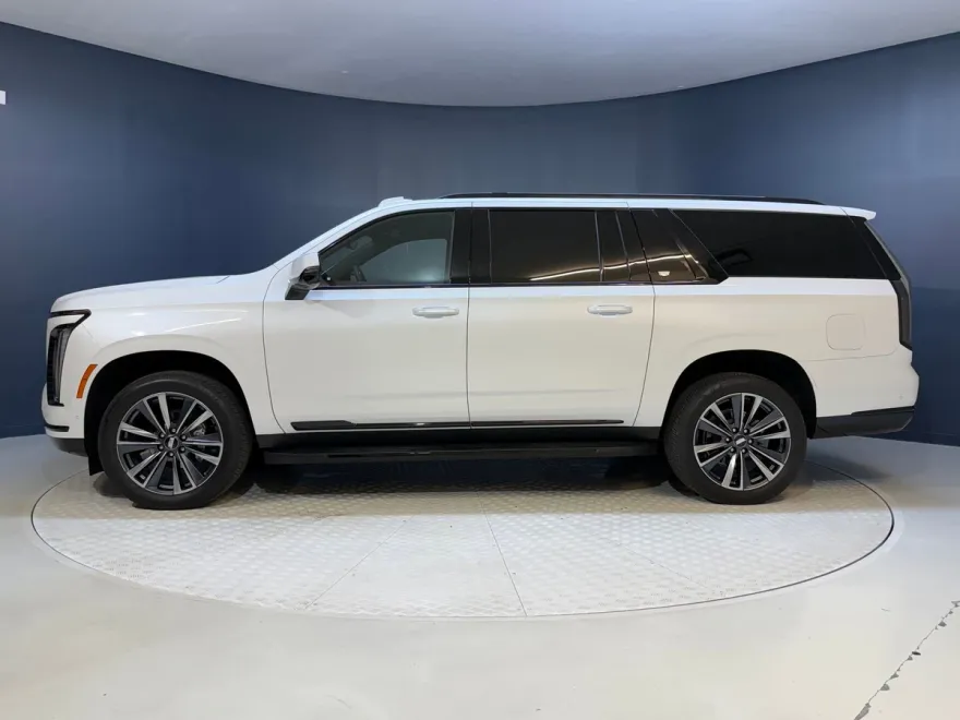2025 Cadillac Escalade ESV Sport photo 1