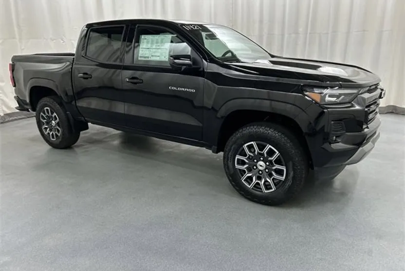 2026 Chevrolet Colorado Z71 photo 1