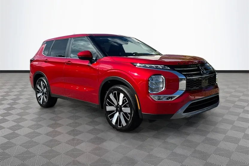 2025 Mitsubishi Outlander SE photo 1
