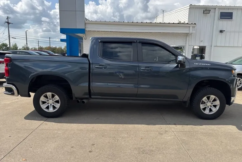 2020 Chevrolet Silverado 1500 LT photo 1