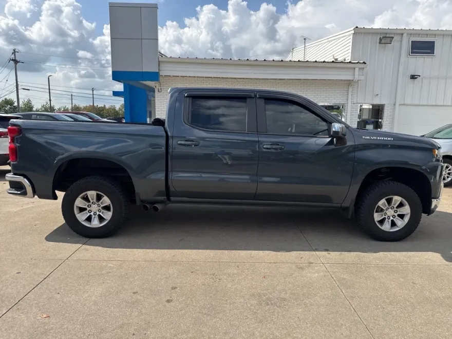 2020 Chevrolet Silverado 1500 LT photo 1