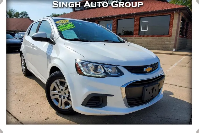 2017 Chevrolet Sonic photo 1