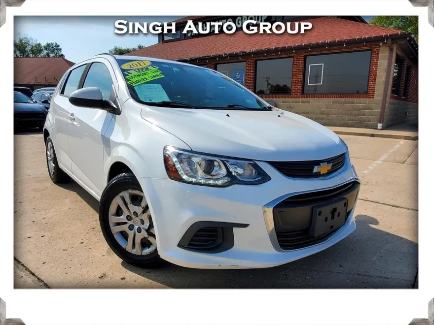 2017 Chevrolet Sonic photo 1