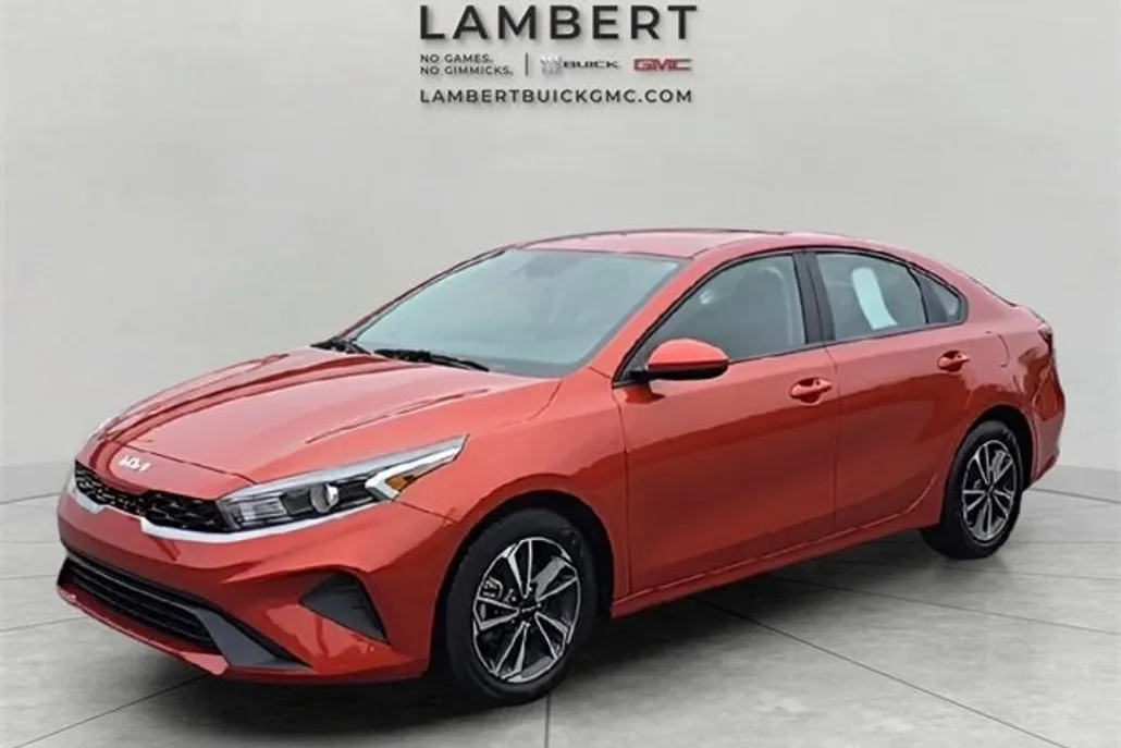 2024 Kia Forte LXS photo 1