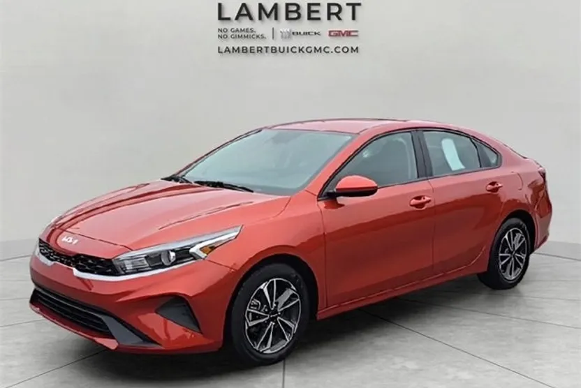 2024 Kia Forte LXS photo 1