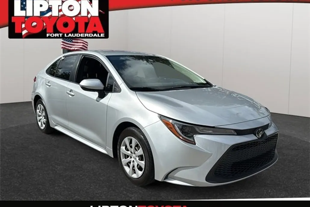 2022 Toyota Corolla LE photo 1