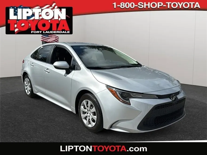 2022 Toyota Corolla LE photo 1