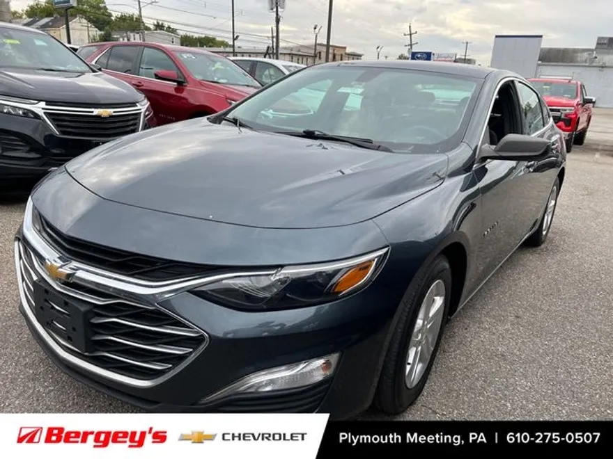 2021 Chevrolet Malibu LS photo 1