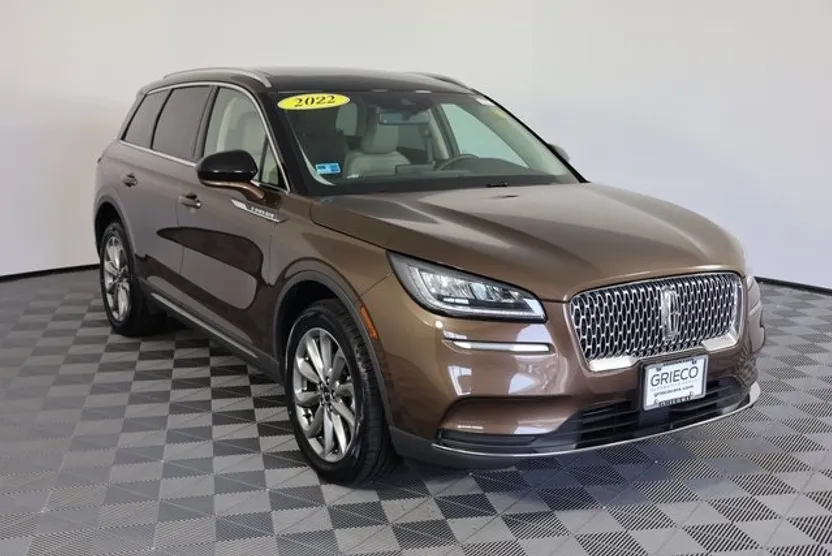 2022 Lincoln Corsair Standard photo 1