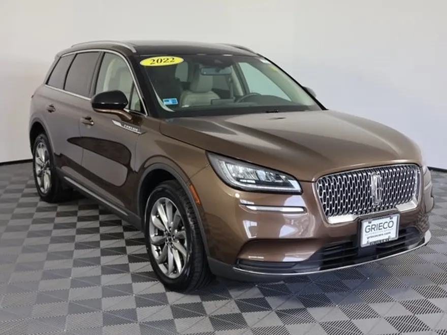 2022 Lincoln Corsair Standard photo 1