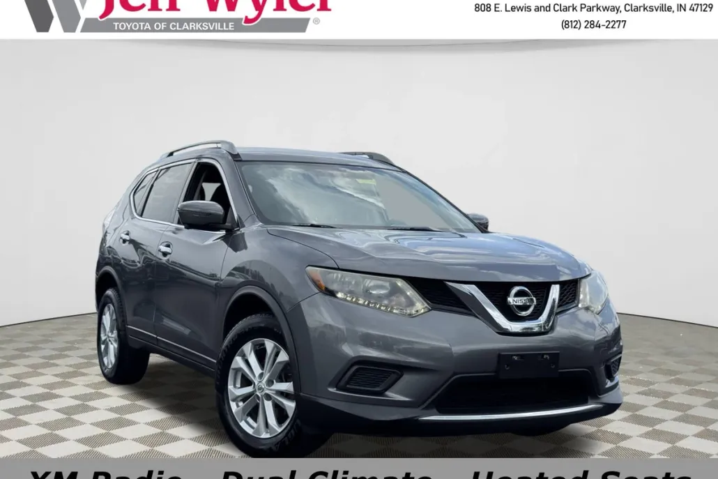 2016 Nissan Rogue SV photo 1