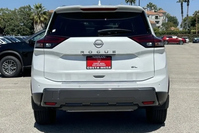 2025 Nissan Rogue SL photo 1