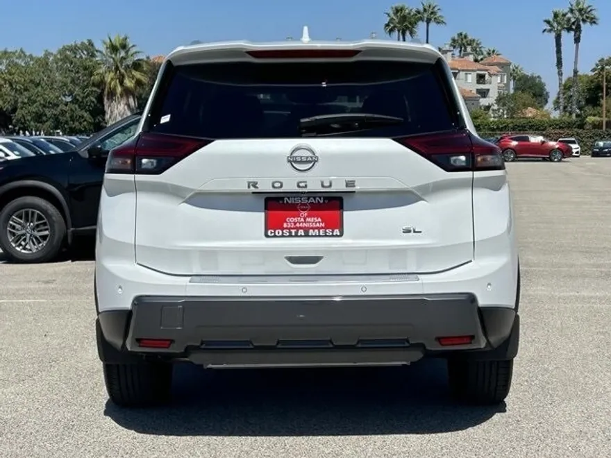 2025 Nissan Rogue SL photo 1