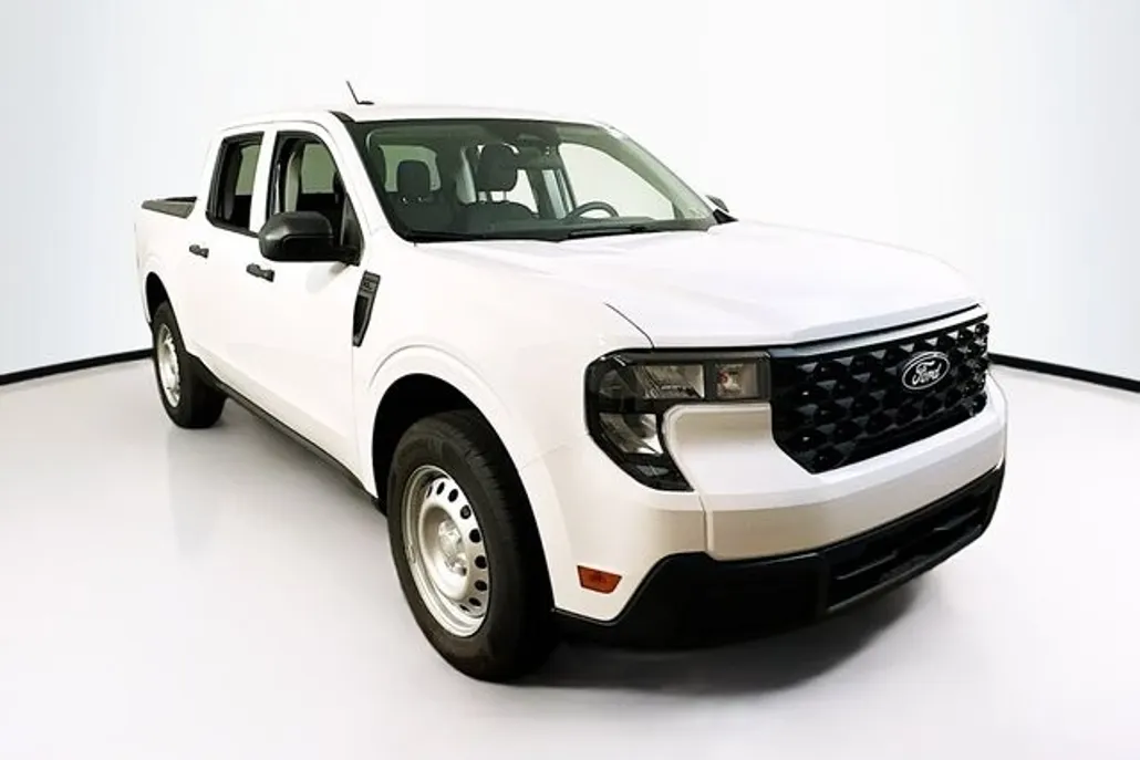 2025 Ford Maverick XL photo 1