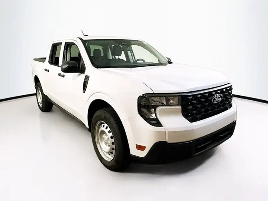 2025 Ford Maverick XL photo 1