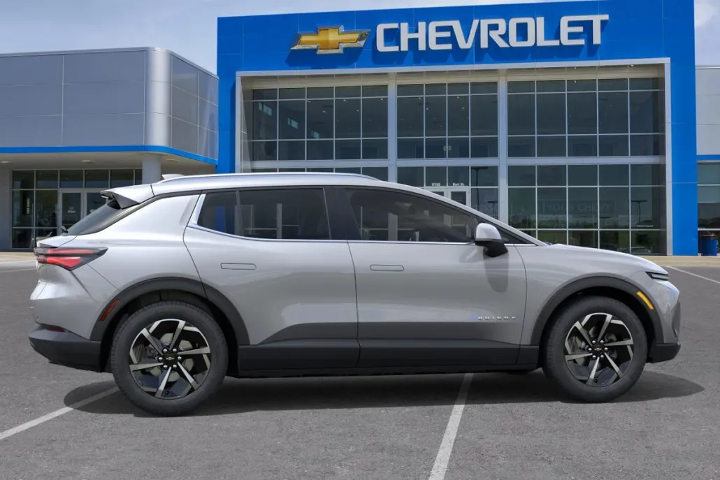 2026 Chevrolet Equinox LT photo 1