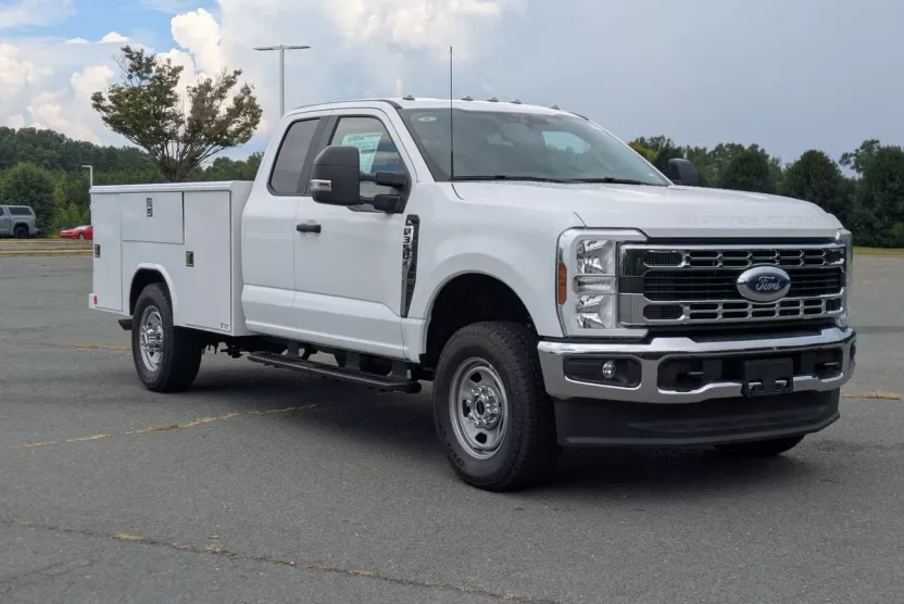 2025 Ford F-350 XL photo 1