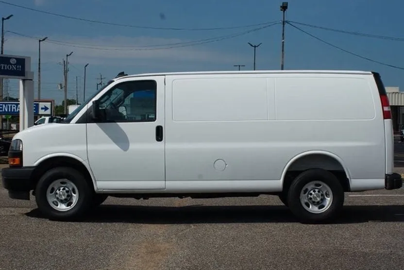 2025 Chevrolet Express Cargo 2500 photo 1