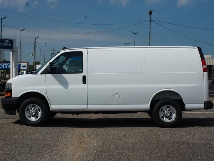 2025 Chevrolet Express Cargo 2500 photo 1
