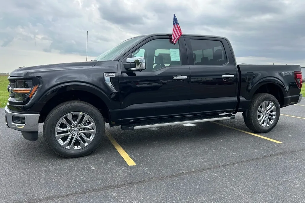 2025 Ford F-150 XLT photo 1