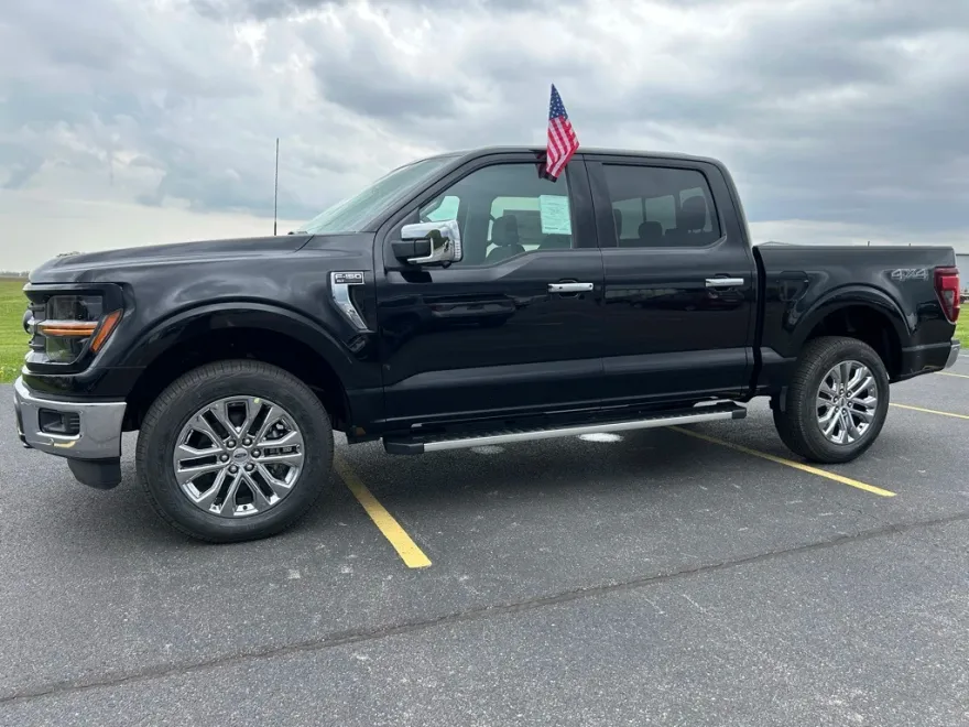 2025 Ford F-150 XLT photo 1