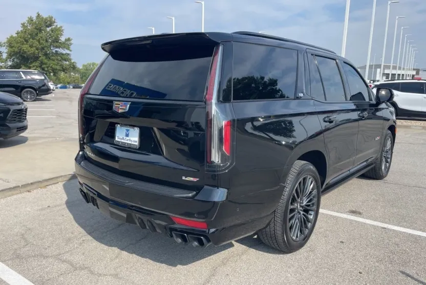 2023 Cadillac Escalade V-Series photo 1