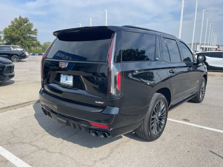 2023 Cadillac Escalade V-Series photo 1