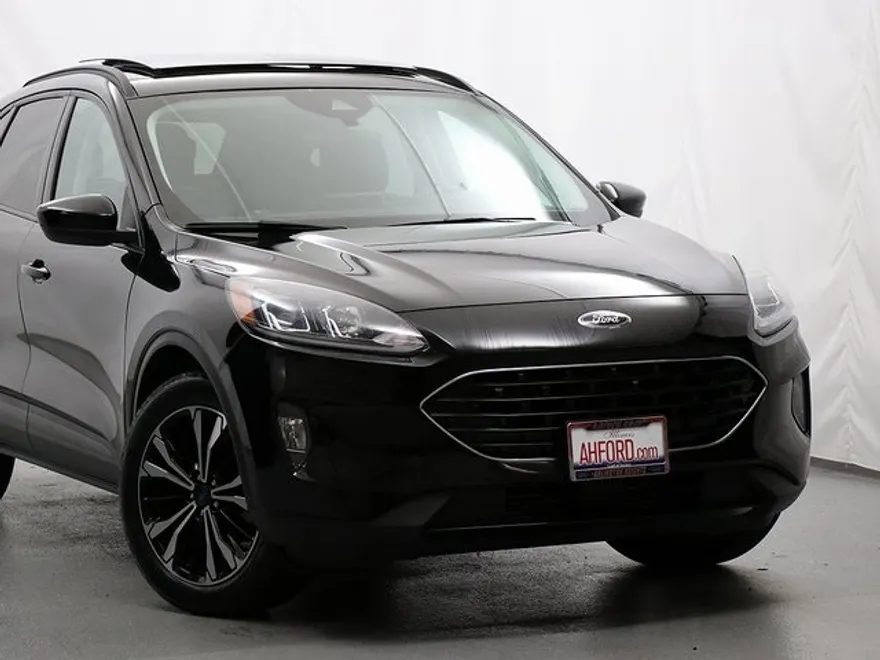 2022 Ford Escape SEL photo 1