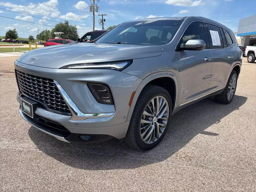 2025 Buick Enclave Avenir photo 1