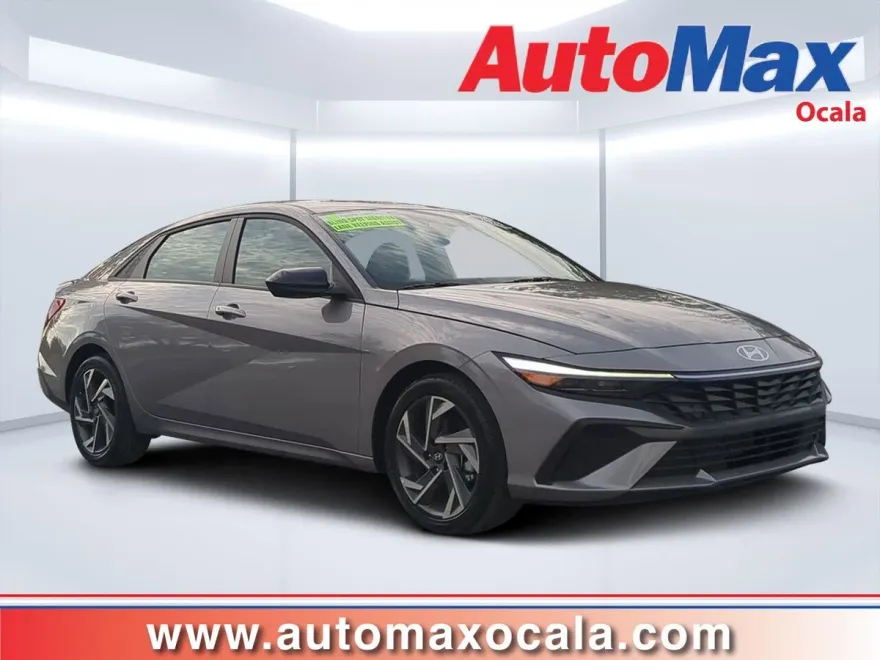 2025 Hyundai Elantra SEL Sport photo 1