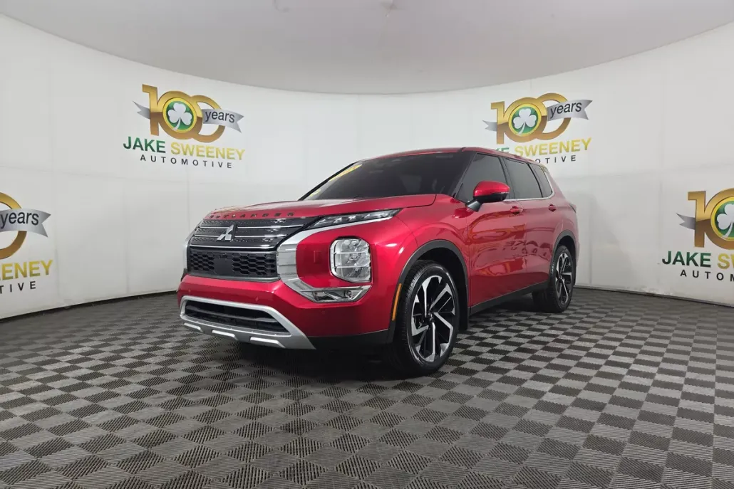 2024 Mitsubishi Outlander SE photo 1