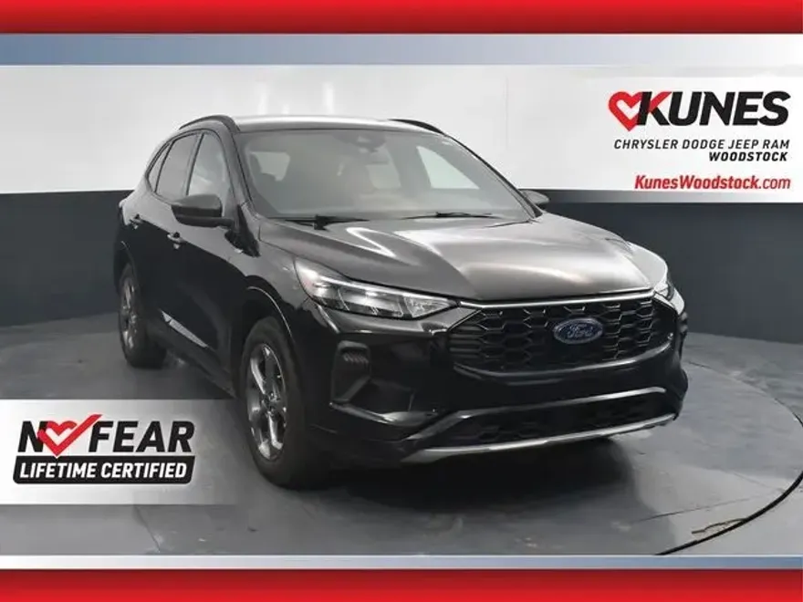 2024 Ford Escape ST-Line photo 1