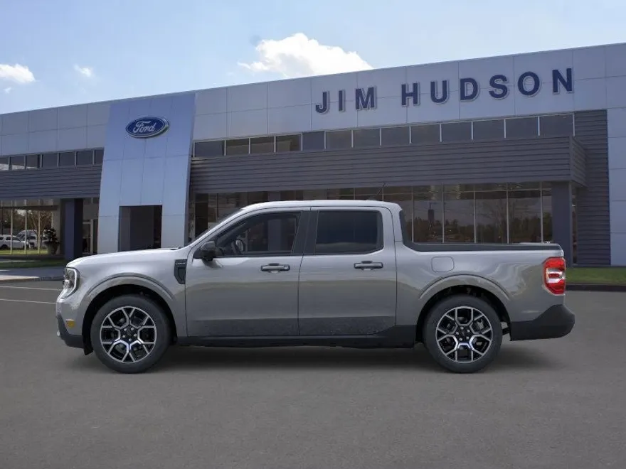 2025 Ford Maverick Lariat photo 1