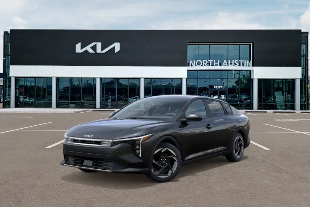 2025 Kia K4 EX photo 1