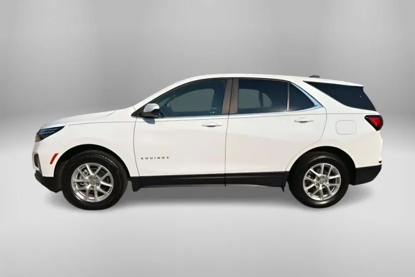 2022 Chevrolet Equinox LT photo 1