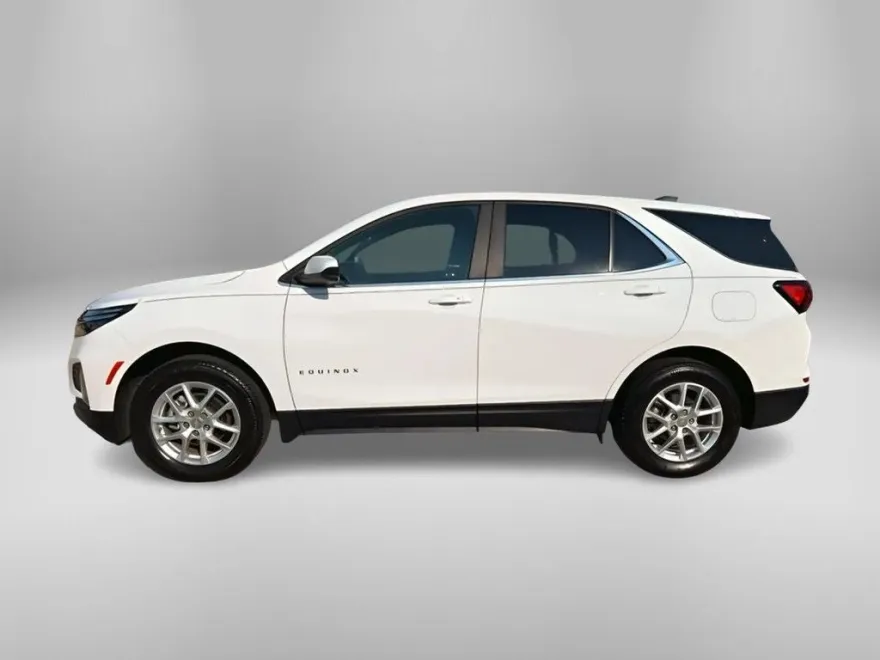 2022 Chevrolet Equinox LT photo 1