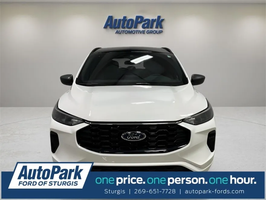 2024 Ford Escape ST-Line photo 1