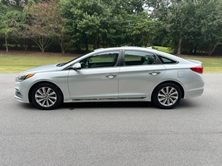 2017 Hyundai Sonata Sport photo 1