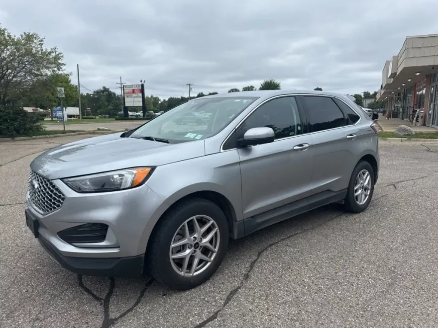 2024 Ford Edge SEL photo 1
