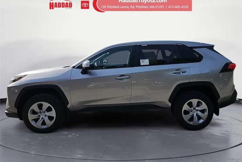 2025 Toyota RAV4 LE photo 1