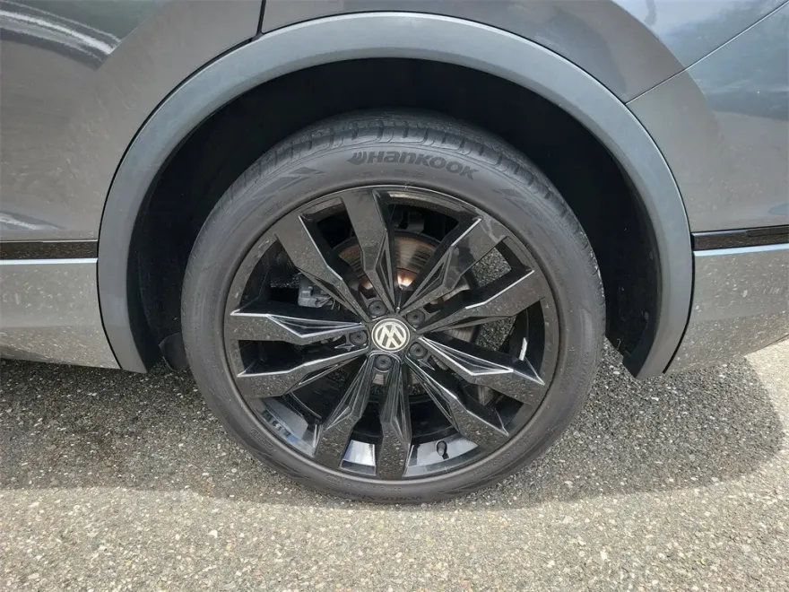 2021 Volkswagen Tiguan SE R-Line Black photo 1