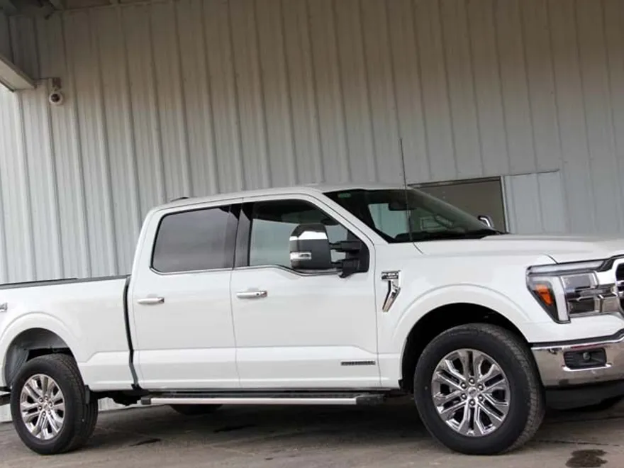 2025 Ford F-150 Lariat photo 1