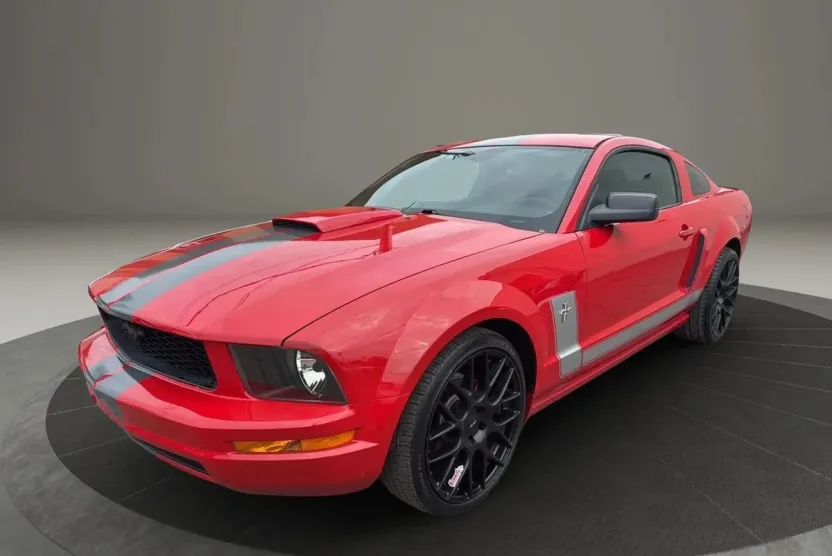 2007 Ford Mustang Deluxe photo 1