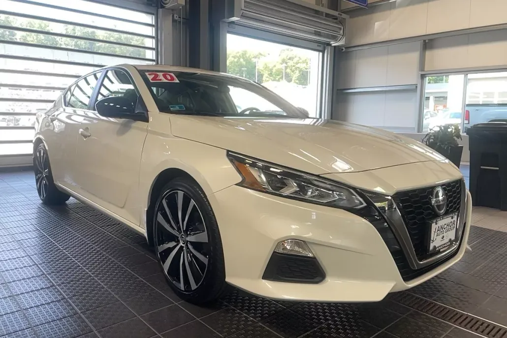2020 Nissan Altima 2.5 SR photo 1