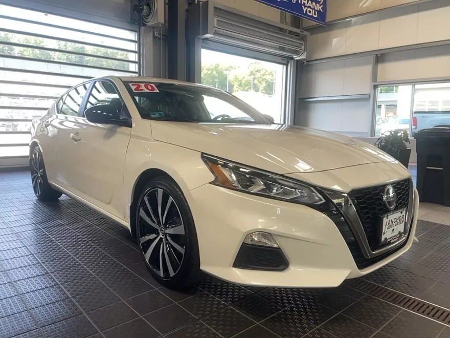 2020 Nissan Altima 2.5 SR photo 1