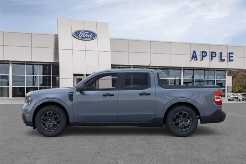 2025 Ford Maverick XLT photo 1