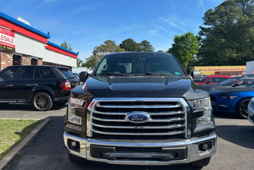 2015 Ford F-150 XLT photo 1